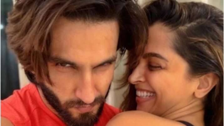 Ranveer Singh Can T Stop Praising Wife Deepika Padukone As She Cooks Dinner For Her Pati Parmeshwar Celebrities News India Tv