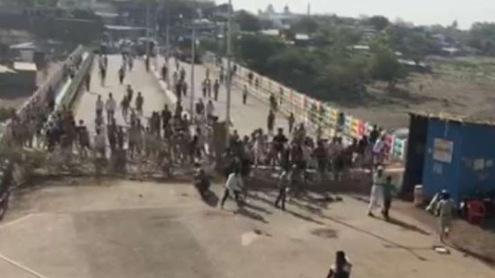 Clashes breakout between locals and police amid lack of essential items in Malegaon