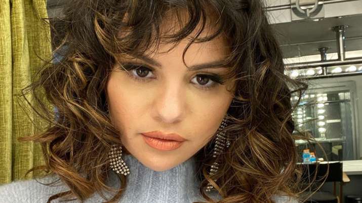 Selena Gomez reveals she battling bipolar disorder during Instagram chat with Miley Cyrus
