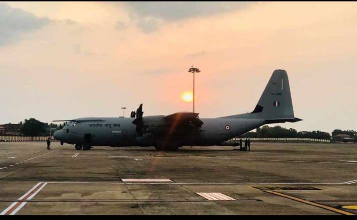 India Tv - Armed Forces, Corona Warriors, flypast