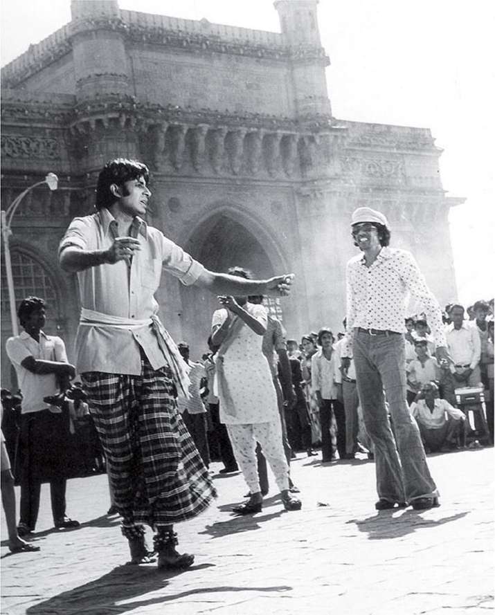 India Tv - Amitabh Bachchan shooting for Don song