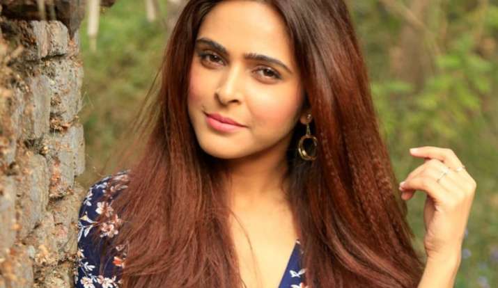 Madhurima Tuli Reveals She Was Bullied In School For Poor English 4510