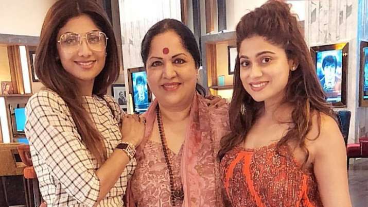 Mother S Day 2020 Shilpa Shetty And Other Bollywood Celebs Share Cute Tik Tok Videos With Their Moms Celebrities News India Tv