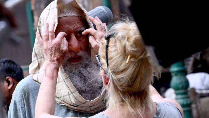 Amitabh Bachchan shares BTS pic from Gulabo Sitabo sets, asks 'what is the space between eyebrows called'?