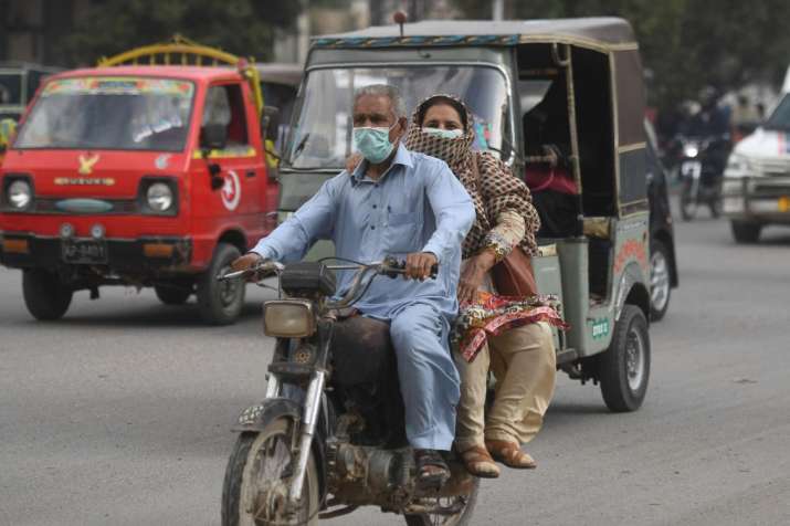 Take COVID-19 situation seriously and come up with uniform national legislation: Pak SC to govt