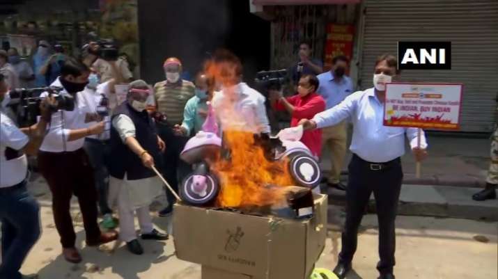 India-China Faceoff: Traders hold protest in Delhi's Karol Bagh, burn Chinese goods