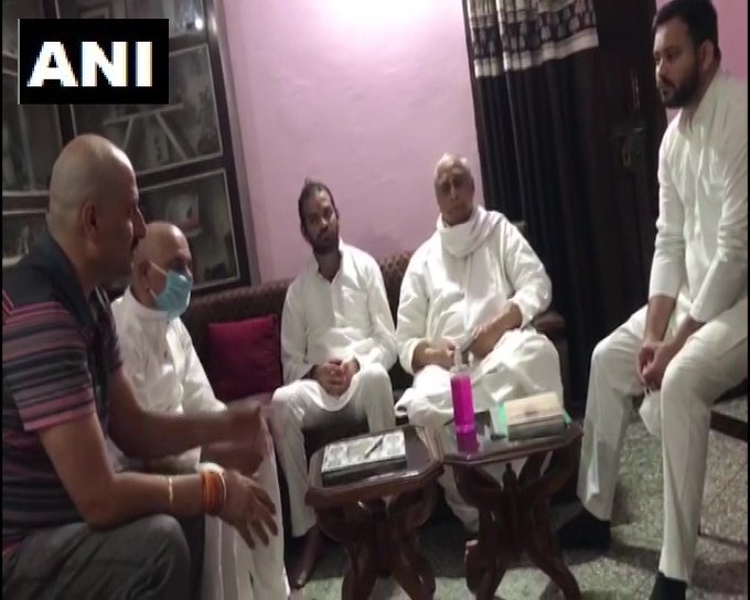 tejashwi yadav, tej pratap yadav, sushant singh rajput family, patna news,