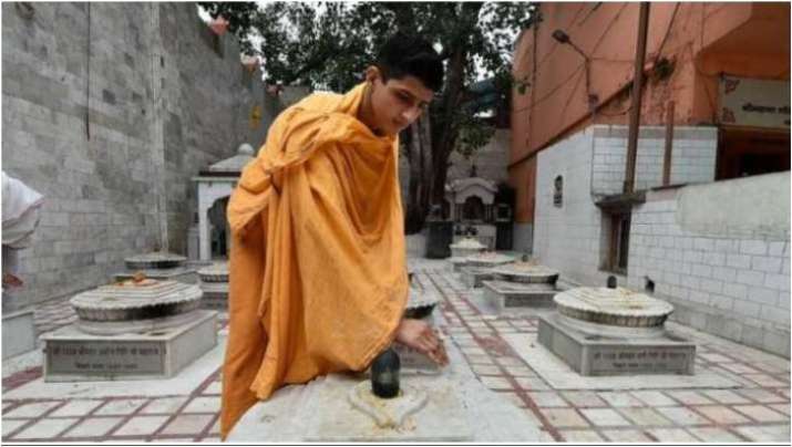 Religious places to hold prayers in shifts, start token system