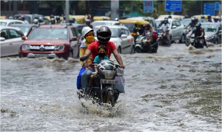 Four die as heavy rainfall lashes Delhi