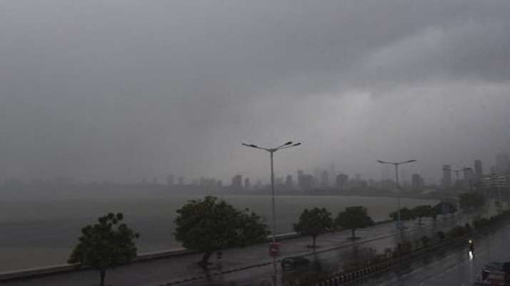 Heavy rains lash isolated places in Mumbai.