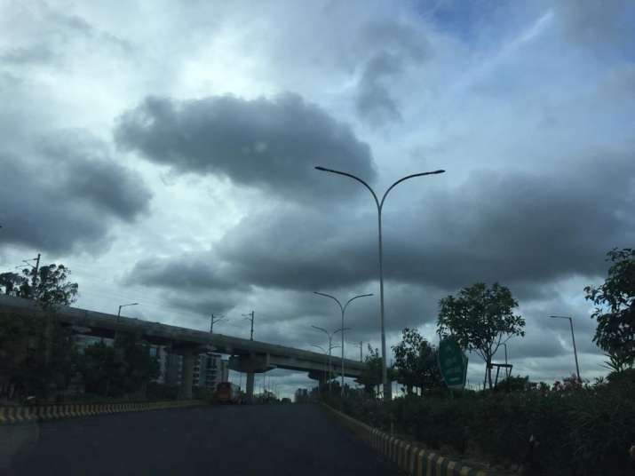 Noida weather turns pleasant as monsoon clouds cover city