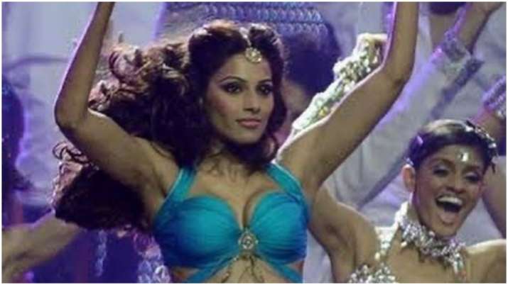 Bipasha Basu misses 'exuberance' of live performances, shares throwback pic