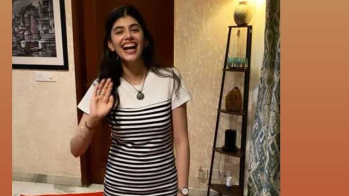Actress Sanjana Sanghi's family lays out red carpet for her ahead of Dil Bechara virtual premiere