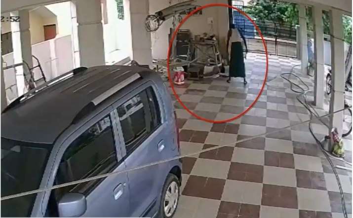 Man walks up behind son, hammers him to death over property dispute in Andhra Pradesh