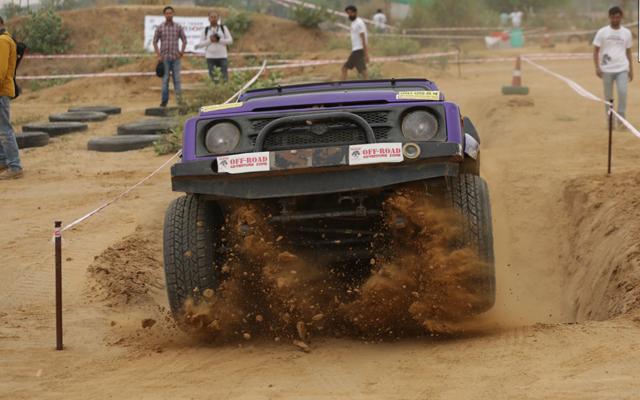 mahindra thar on durt track