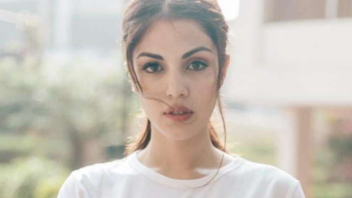 Rhea Chakraborty's morgue visit invites Maharashtra SHRC's notice to cops, BMC