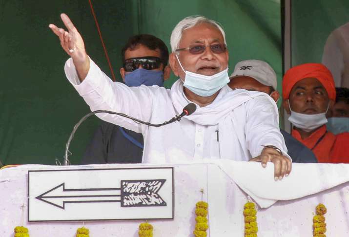 Bihar Chief Minister Nitish Kumar makes fun of Tejashwi