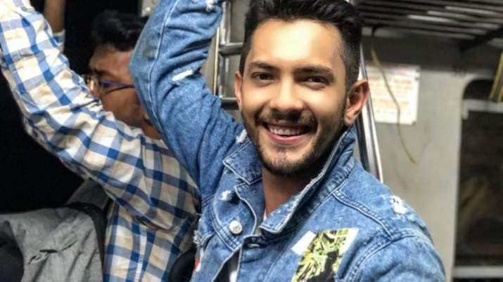 Aditya Narayan Goes Bankrupt Ahead Of Wedding With Shweta Agarwal Claims I Ve Rs 18k Left In My Account Celebrities News India Tv