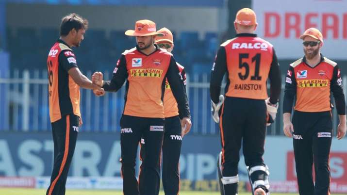 Live Cricket Score Mumbai Indians vs SunRisers Hyderabad IPL 2020: Sandeep removes Rohit early