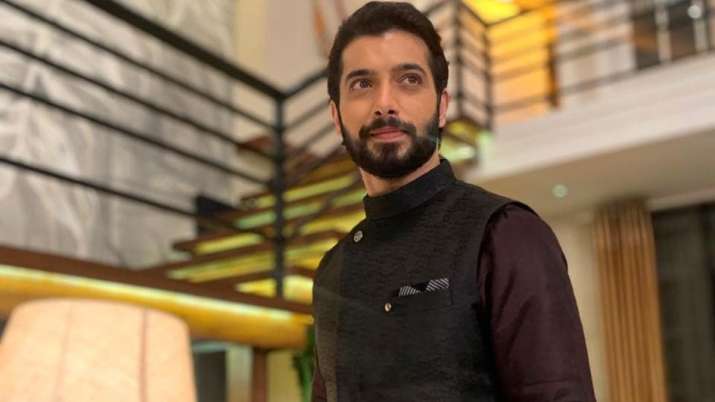 Covid tests for 'Naagin 5' stars after co-actor Sharad Malhotra tests positive