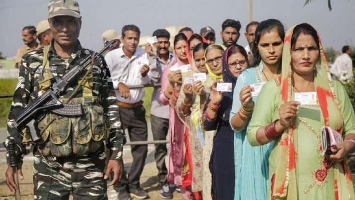 Jammu and Kashmir DDC election 2020: After Article 370 abrogation in Jammu and Kashmir, the voting for the first phase DDC election started.