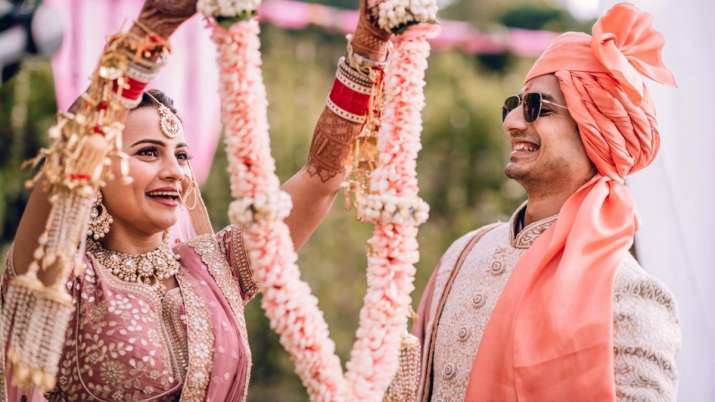 India Tv - Priyanshu Painyuli marries girlfriend Vandana Joshi