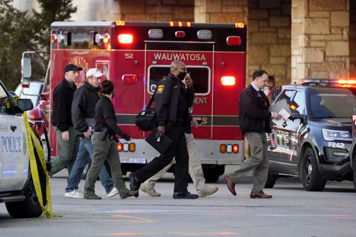 Wisconsin mall shooting, Multiple people injured in shooting at US mall