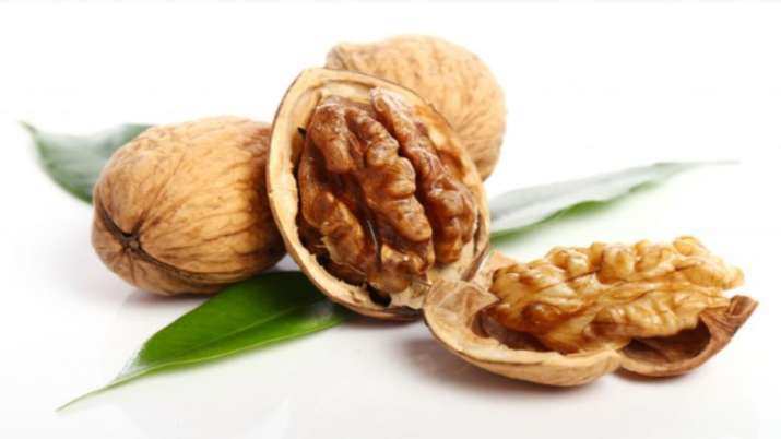 Walnuts may reduce risk of heart disease says study: know 5 other health  benefits of this amazing dry fruit | Walnuts News – India TV