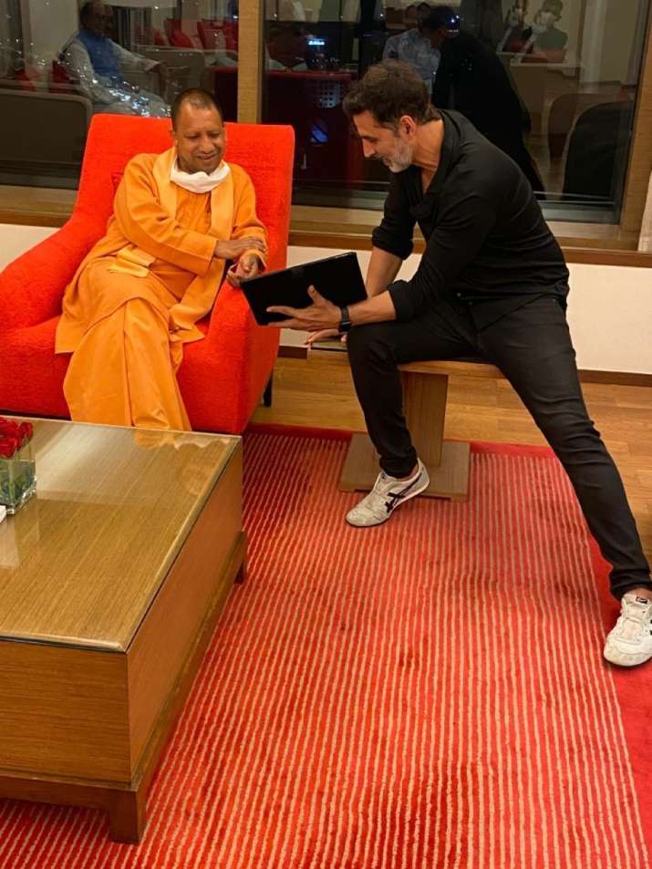 India Tv - Akshay Kumar meets UP Chief Minister Yogi Adityanath in Mumbai