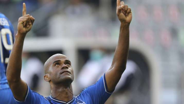 Ulsan Hyundai's Júnior Negrão celebrates after scoring