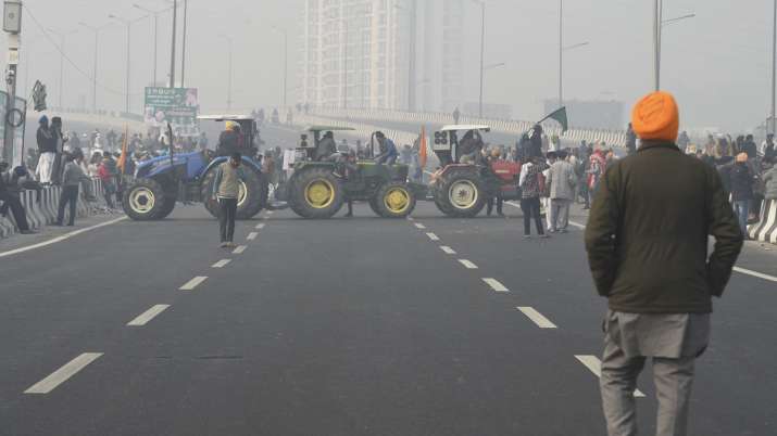 delhi meerut expressway blocked