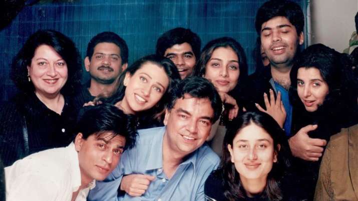 Thank you Farah Khan for THIS epic throwback picture featuring SRK, Kareena Kapoor, Karan Johar and others!