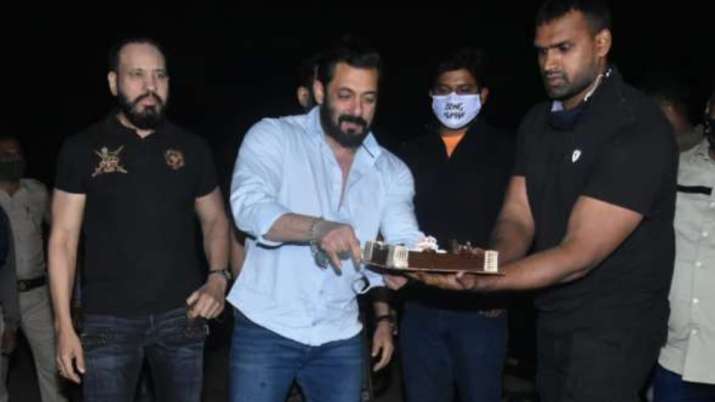 Salman Khan Birthday : Salman Khan Birthday Fans Trend On Twitter Ten