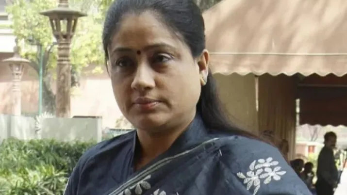 Actor-turned politician Vijayashanthi joins BJP