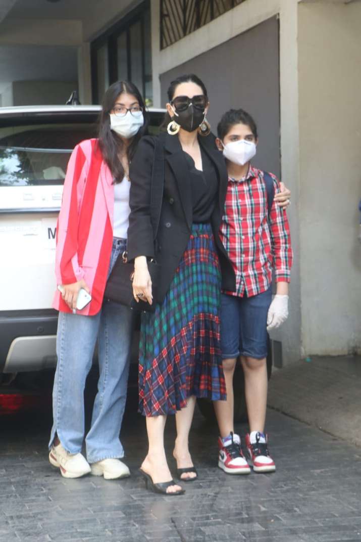 India Tv - Karisma Kapoor with her kids