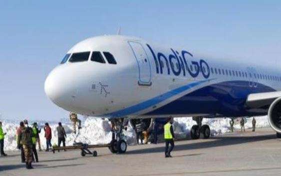 Indigo flight close shave, indigo flight srinagar airport, indigo flight srinagar delhi, indigo flig