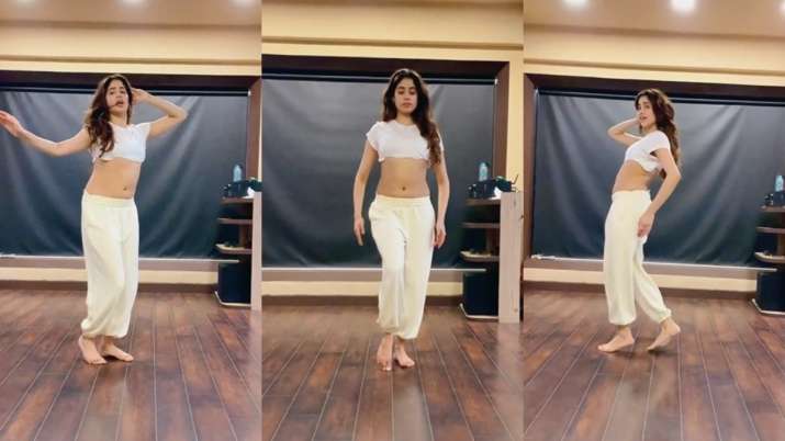 Janhvi Kapoor leaves us San Sanana with her belly dancing moves video Bebo Kareena Kapoor Khan have you seen it yet | Celebrities News – India TV