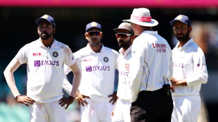 IND vs AUS Sydney Test: Mohammed Siraj and Jasprit Bumrah racially abused, Indian skipper Virat Kohli urged to probe the incident. 