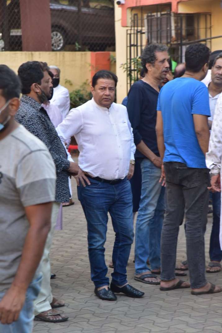 India Tv - Anup Jalota clicked at Carter Road residence