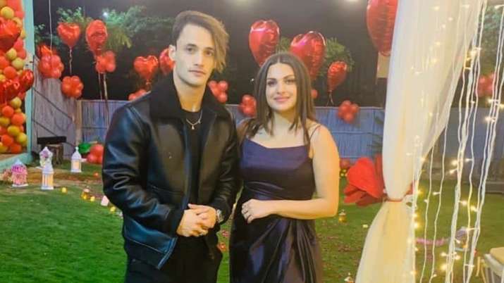 Bigg Boss 13 fame Himanshi Khurana, Asim Riaz engaged? Look what