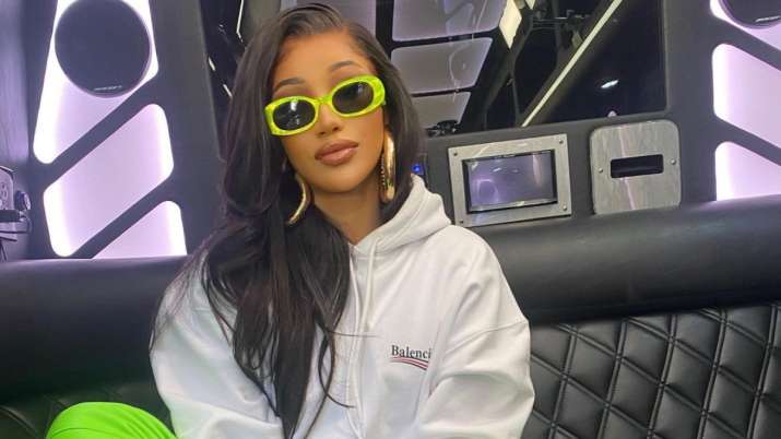 Cardi B leaves 'desi' netizens in frenzy after she plays 'Kaliyon Ka Chaman' in viral announcement v