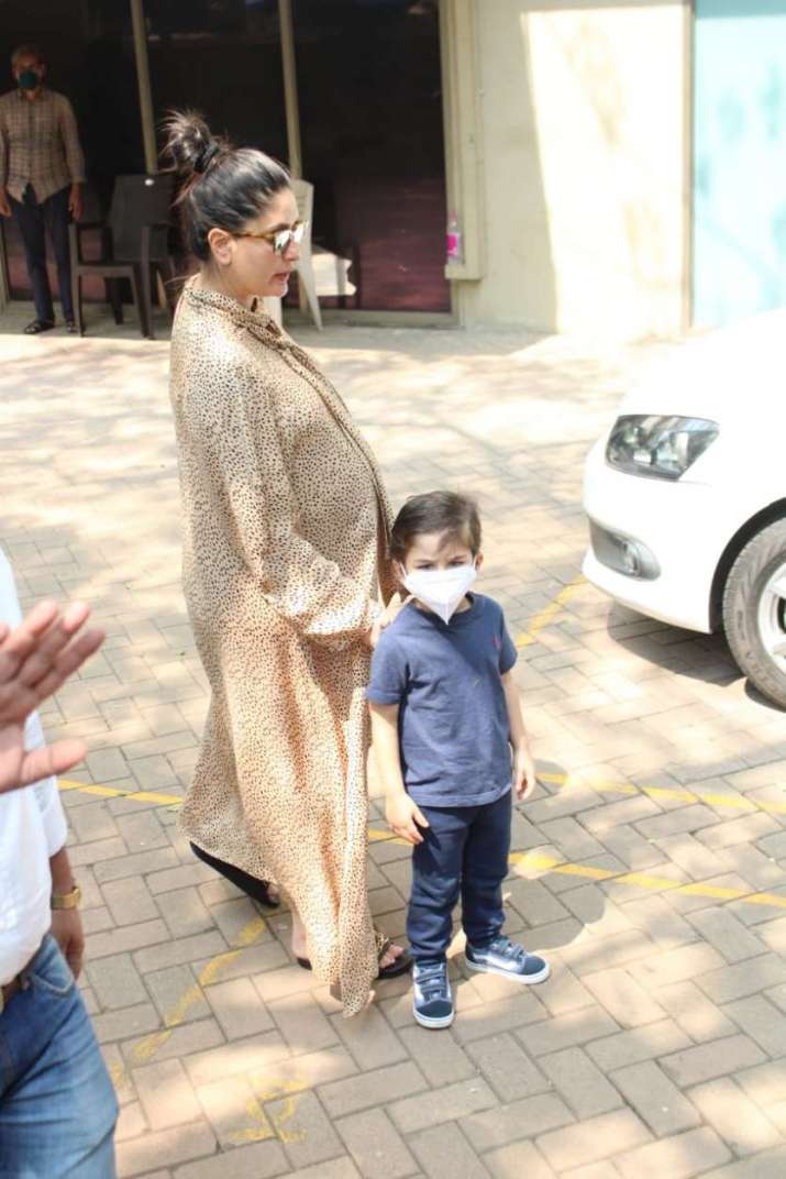 India Tv - kareena kapoor khan, Taimur 