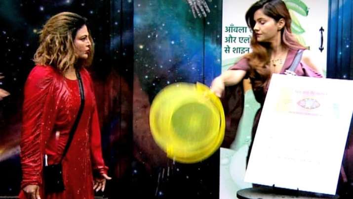 Netizens, Celebrities support Rubina Dilaik after she throws water on Rakhi Sawant