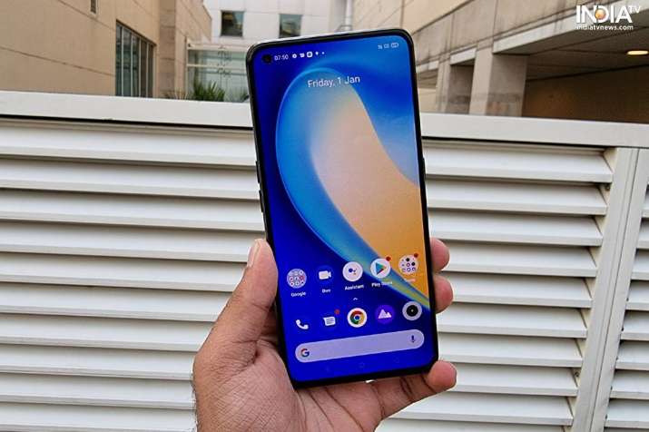 Realme X7 Pro כולל תצוגת AMOLED עם חור אגרוף