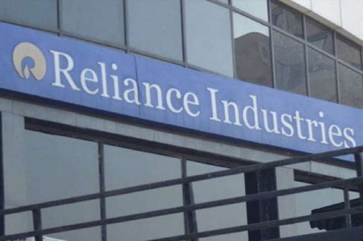 M-cap of eight of top 10 most-valued firms tumbles over Rs 1.23 lakh cr