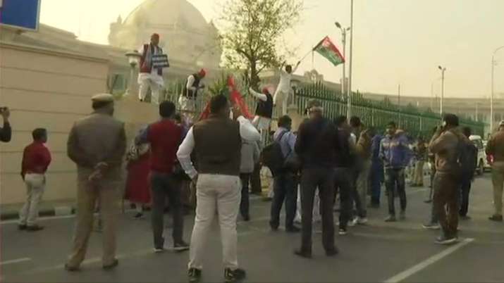 samajwadi party, up assembly session, farmers protest