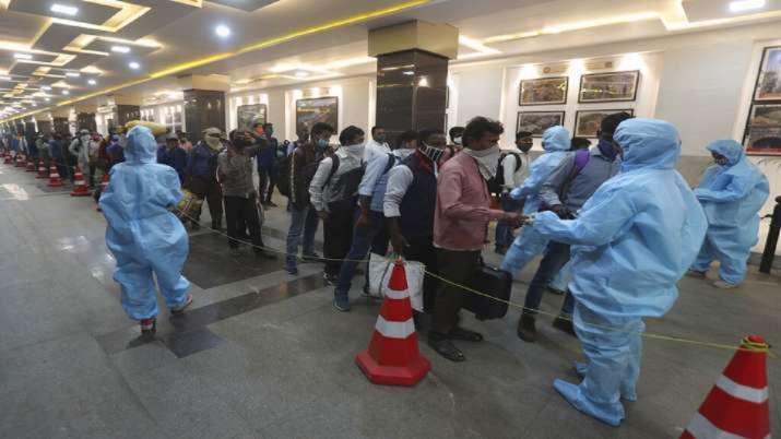 Maharashtra records nearly 10,000 cases on Tuesday.