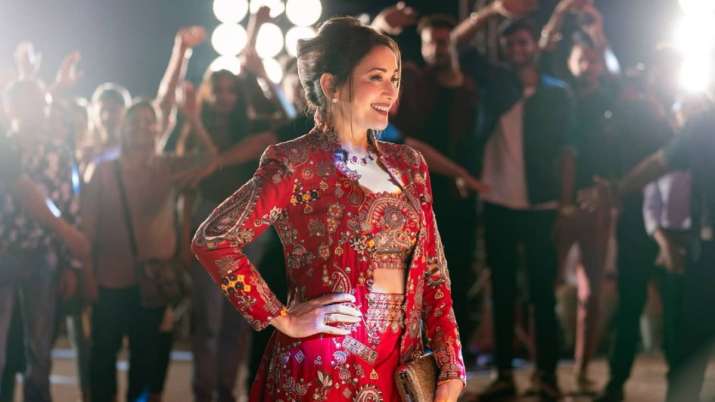 Madhuri Dixit introduces herself as 'Anamika' from Finding Anamika | Check  latest pictures | Celebrities News – India TV