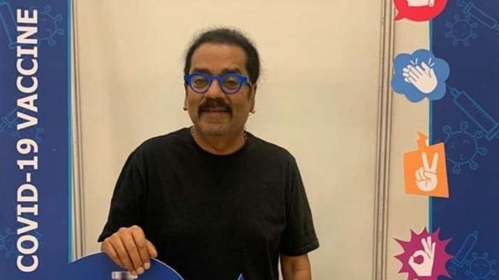 Veteran singer Hariharan gets his first dose of Covid vaccine