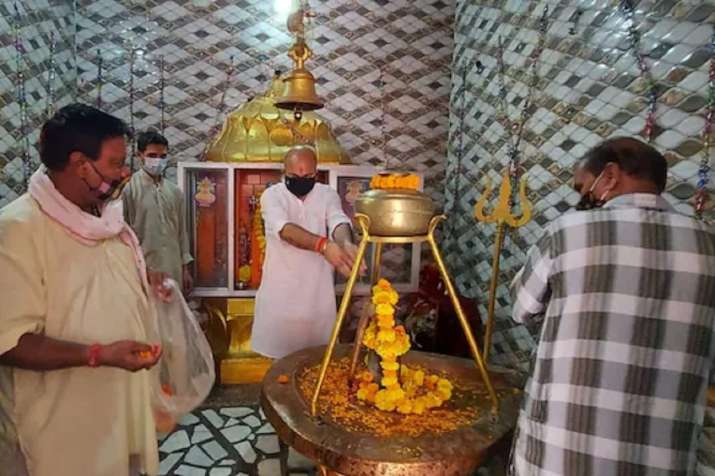 Jammu and Kashmir BJP leaders perform “Havan” to prevent coronavirus